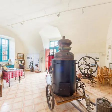 Ermitage Saint Vincent Bed & Breakfast 3*